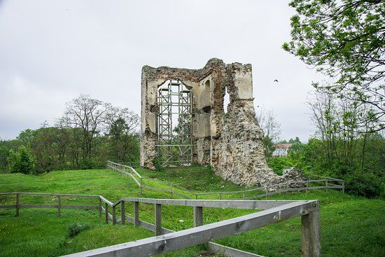 Ruiny zamku w Bodzentynie